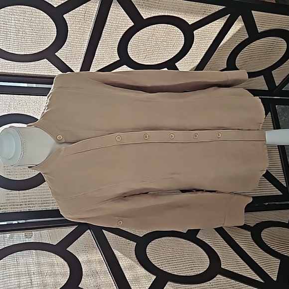 Open weeve button down size small - Picture 1 of 6